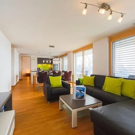 Apartment Sleeps 8 Wifi