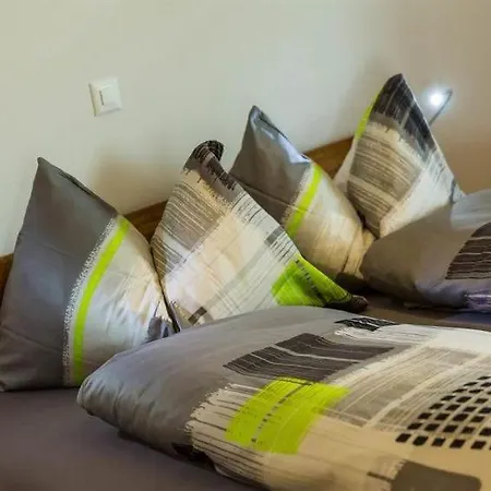 Sleeps 8 Wifi Appartement